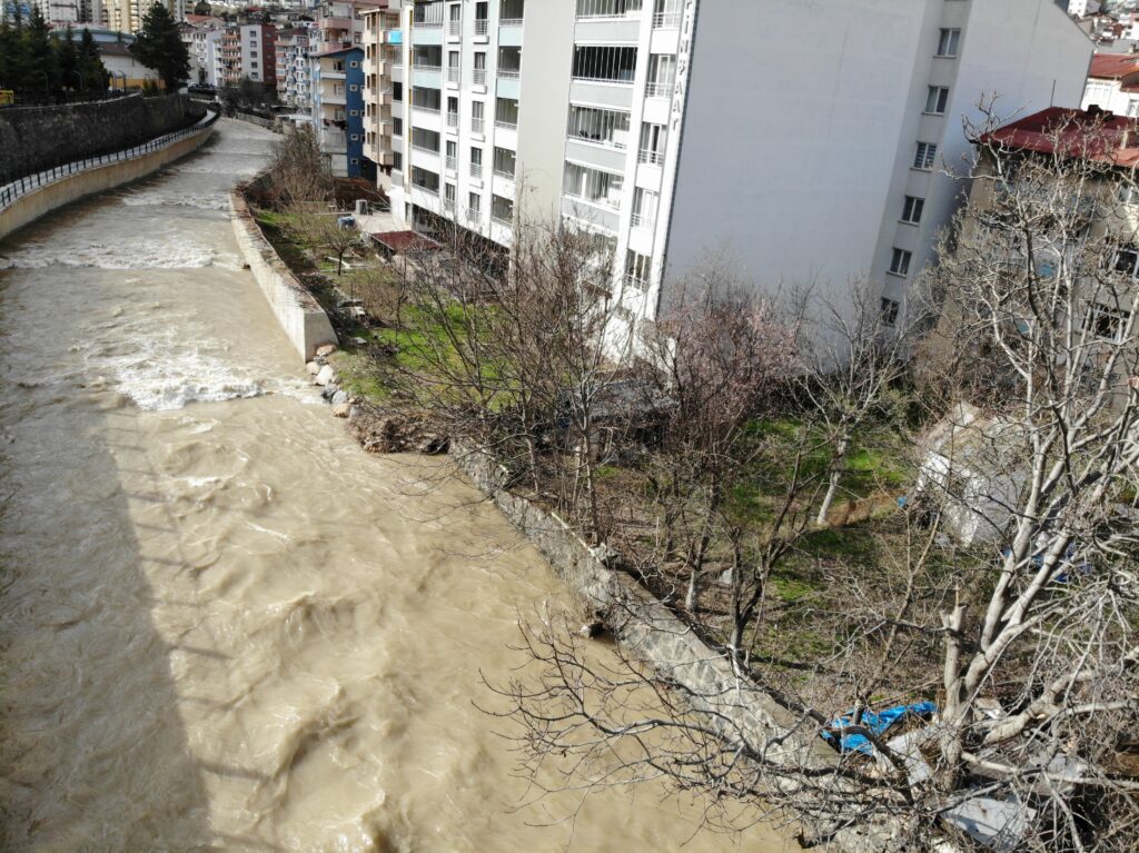 Harşit Çayı’nın tamamlanamayan ıslah projesi vatandaşları mağdur ediyor