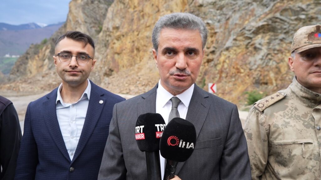 Vali Baruş: Torul-Kürtün yolu uzun bir süre kullanılamayabilir