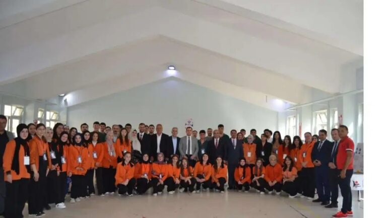 Torul’da Bilim Tutkunları Buluştu: 11. Dönem TÜBİTAK 4006 Bilim Fuarı Açıldı!