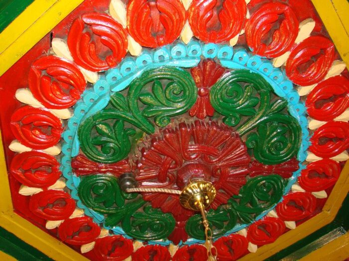 Tarihin renk ve nakış cümbüşü “Sarıçiçek Evleri”