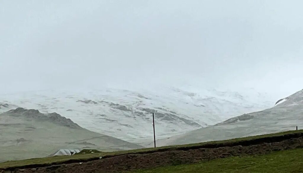 Gümüşhane’nin zirveleri Haziran ayında beyaza büründü