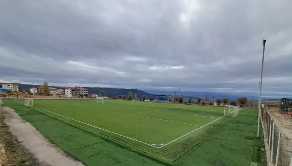 Şiran ilçe stadı yenileniyor