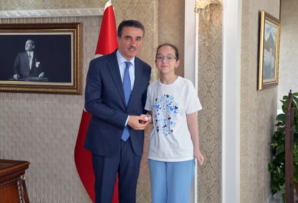 Vali Baruş’tan Türkiye Birincisi Melek Zehra’ya altın