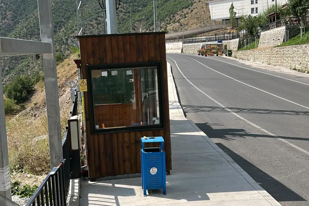 Gümüşhane Devlet Hastanesine Hafta Sonu Ulaşım Çilesi: Vatandaş ve Personel Mağdur