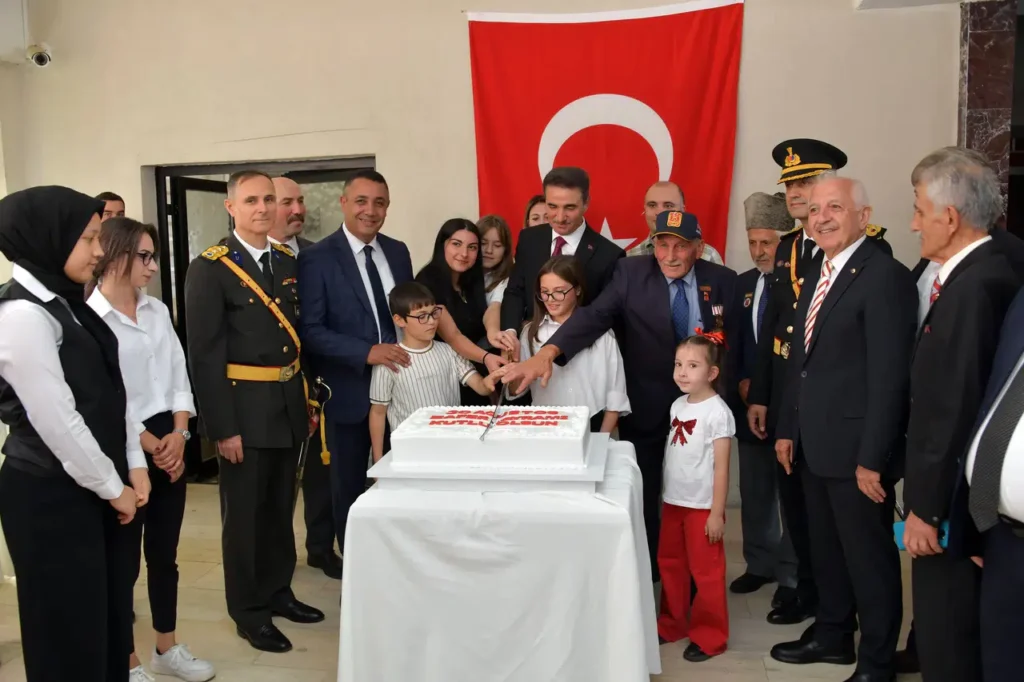 Gümüşhane’de Zafer Bayramı’nın 103. yılı kutlandı