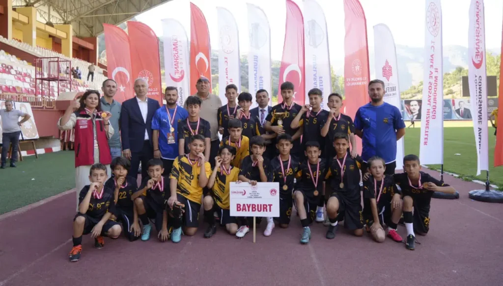 Gümüşhane’de “Aile Yılı” futbol turnuvası sona erdi