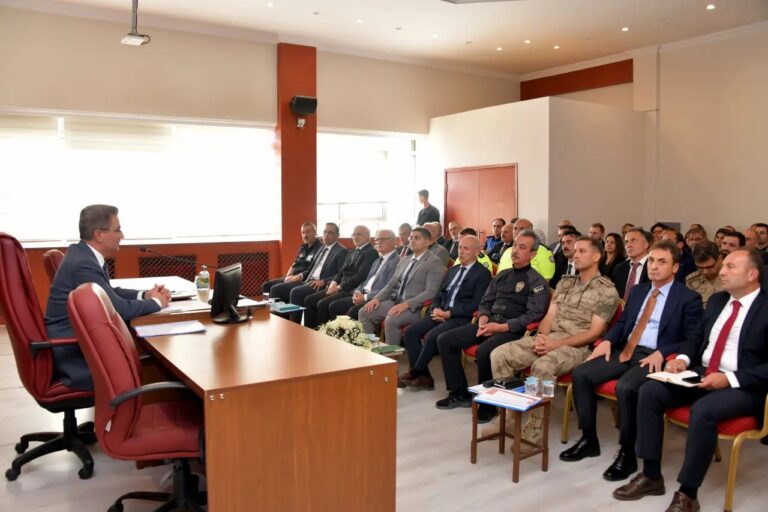 Gümüşhane’de okul güvenliği toplantısı: Vali Baruş’tan önemli mesajlar