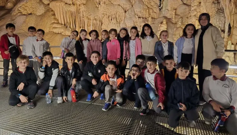 Karaca Mağarası, minik öğrencilerin doğa laboratuvarı oldu