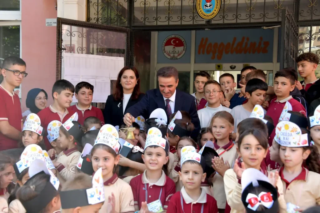 İlk ders zili çaldı