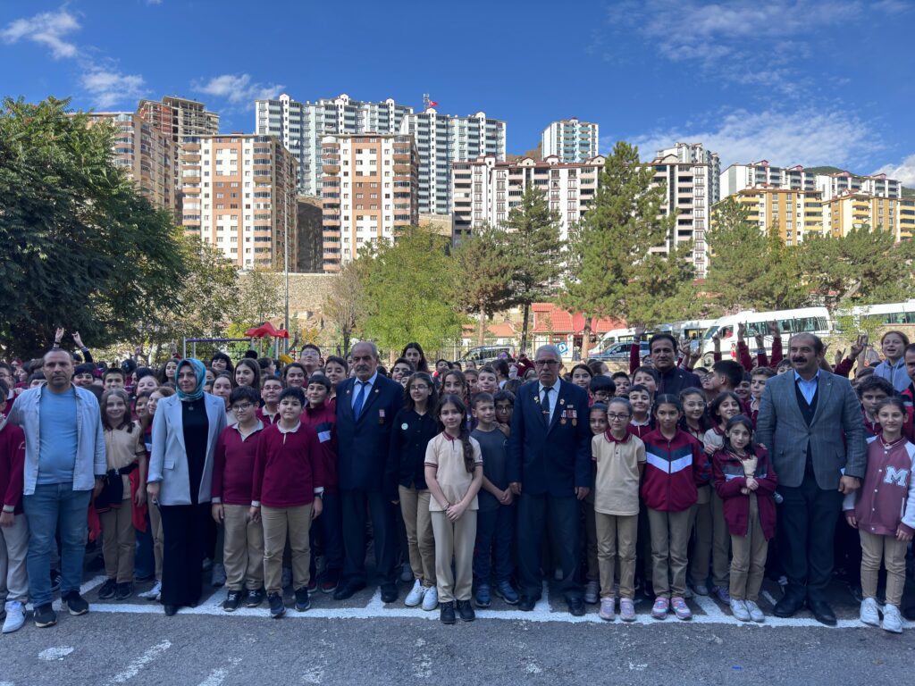 Dumlupınar Ortaokulu’nda “Vatan ve Kahramanlık Buluşmaları”