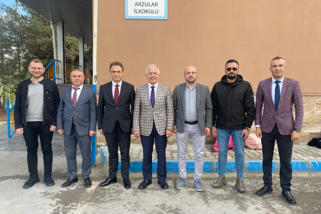 GTSO’dan 200 ihtiyaç sahibi öğrenciye kışlık mont desteği