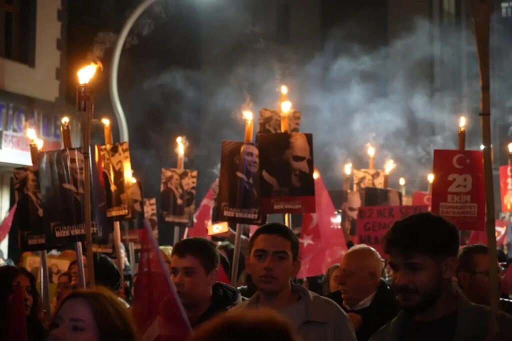 Gümüşhane’de CHP’den 29 Ekim’e özel Fener Alayı