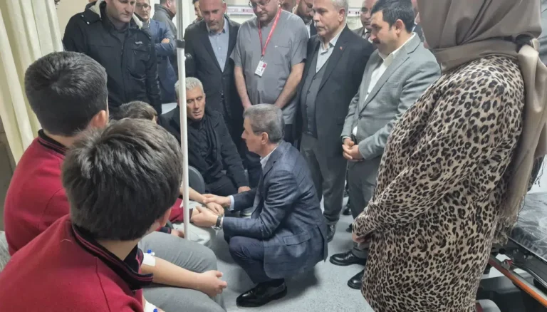 Gümüşhane’de 29 öğrenci zehirlenme şüphesiyle hastaneye kaldırıldı