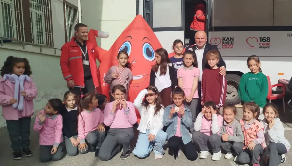 Büyükler kan verdi küçükler madalya aldı