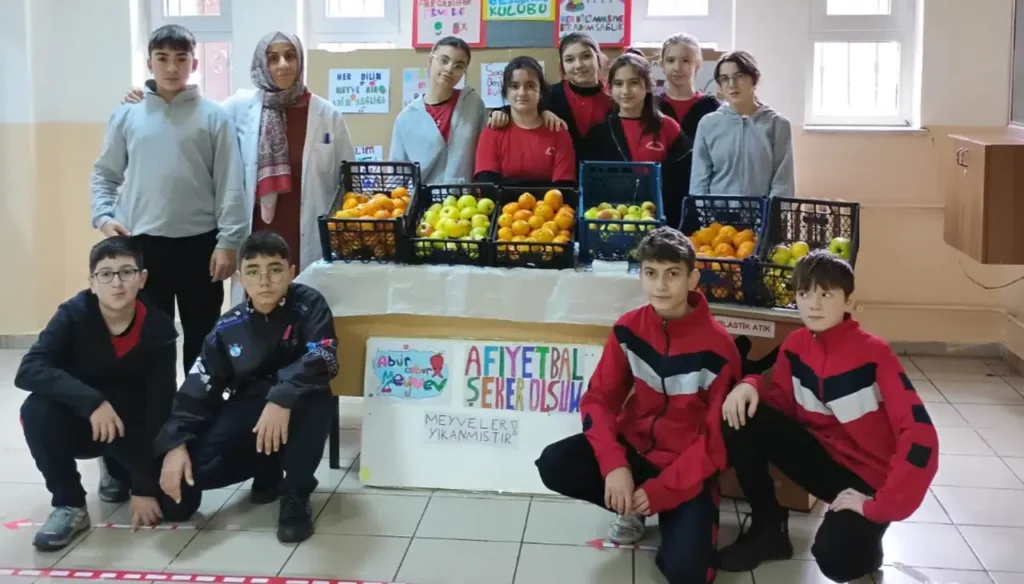 Gazipaşa Ortaokulu’nda ‘Yerli ve Sağlıklı’ Dönüşüm: Cips Yerine Elma, Çikolata Yerine Mandalina