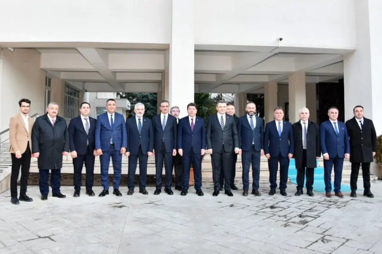 Adalet Bakanı Tunç Gümüşhane’de bir dizi ziyaret gerçekleştirdi