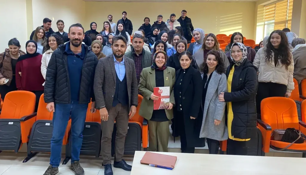 Geleceğin Sağlık Yöneticilerine Kritik Uyarılar: ‘Başarı Sadece İdari Bilgiyle Gelmez’