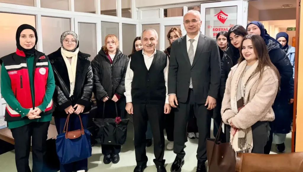 Gümüşhane’de psikoloji öğrencileri ders kitaplarından çıktı, gerçek hayatla yüzleşti!