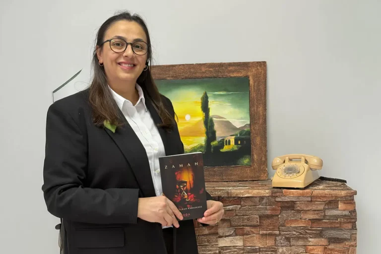 Fatma Turan Karadeniz’in ilk şiir kitabı “Zaman” çıktı