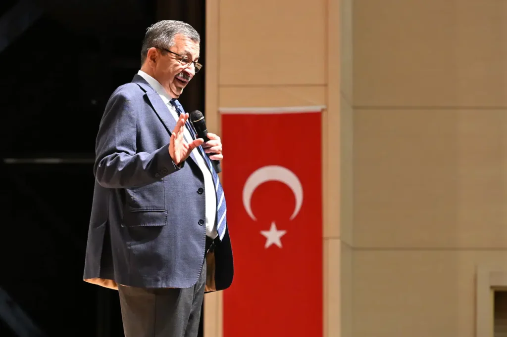 Hayati İnanç’tan Gümüşhane’de gönüllere dokunan sohbet: Son gülen iyi güler