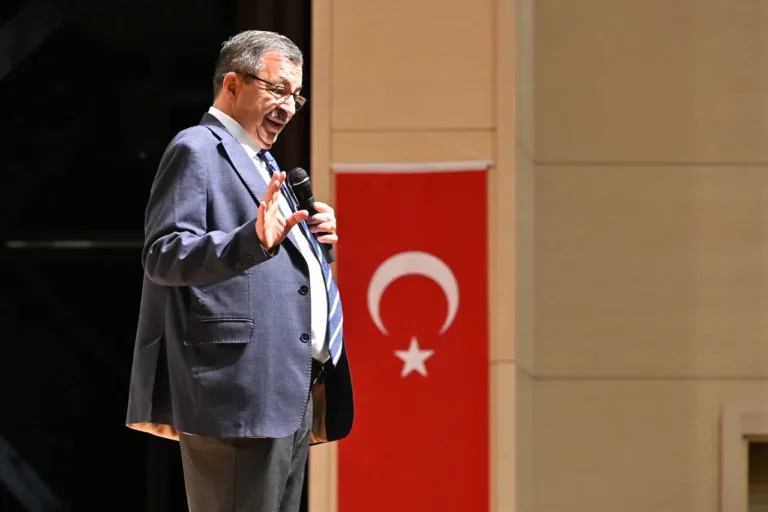 Hayati İnanç’tan Gümüşhane’de gönüllere dokunan sohbet: Son gülen iyi güler