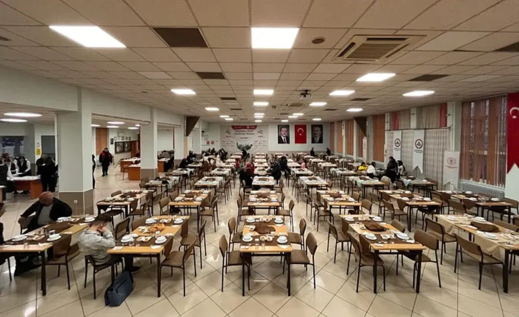 Gümüşhane’de bu yıl da iftar çadırı değil, ‘Restoran konforu’ var