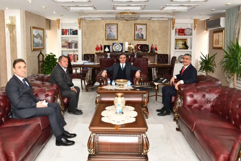 Üçüncüzade Eğitim ve Kültür Vakfı’ndan Gümüşhane Protokolüne Ziyaretler