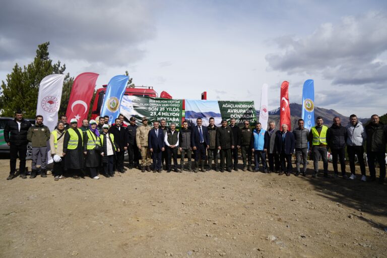 Gümüşhane’de fidanlar toprakla buluştu