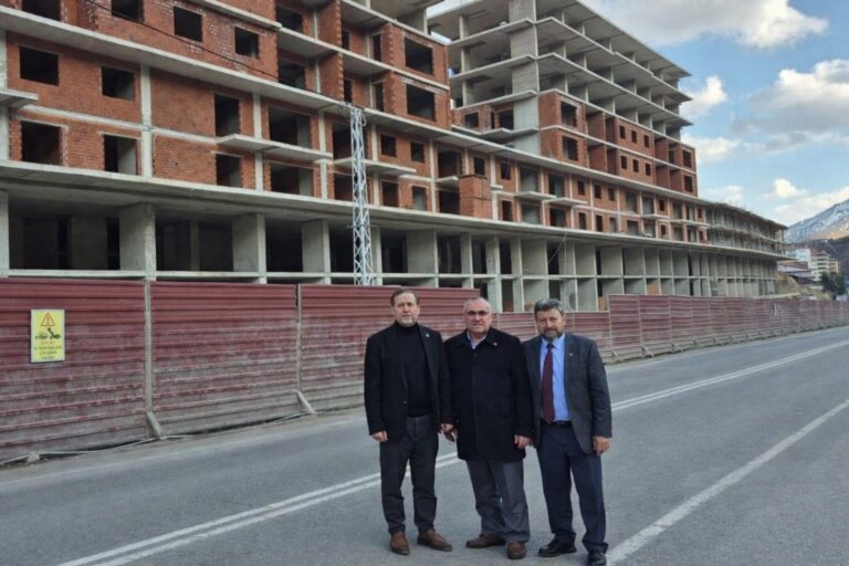 Genel Başkan Yardımcısı GÜMSAŞ Evlerini Yerinde İnceledi; “Devletin Güvenirliliği Zedelenmiştir… Gereği Yapılmalıdır”