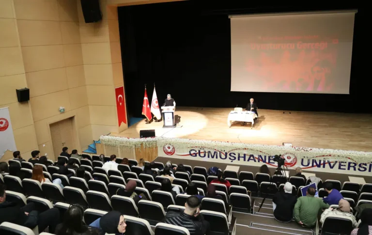 Gümüşhane Üniversitesinde “Uyuşturucu Gerçeği” Konferansı Düzenlendi