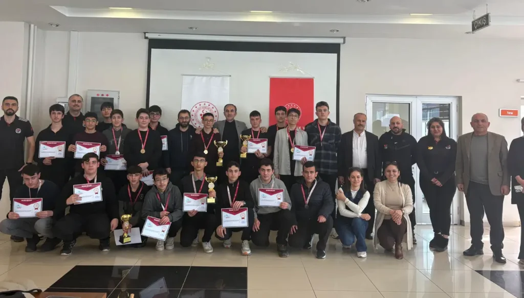 Gümüşhane’de Okul Sporları Satranç İl Birinciliği Müsabakaları Tamamlandı