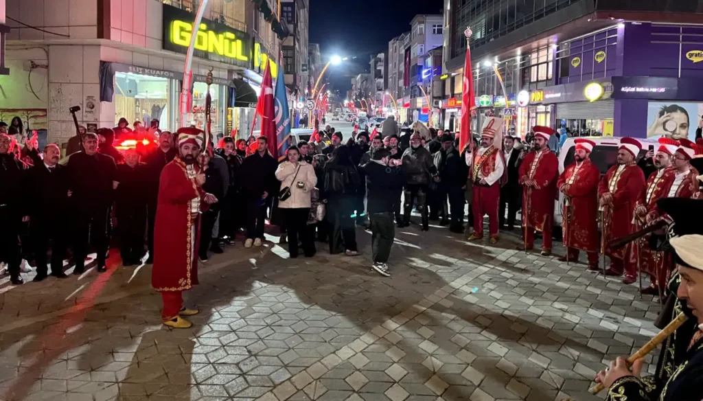 Ülkü Ocakları Gümüşhane İl Başkanlığı’ndan görkemli mehter yürüyüşü