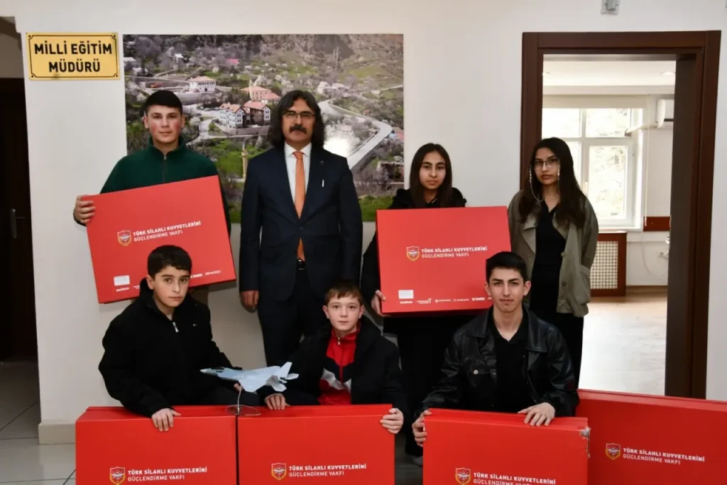 Gümüşhane’de “Savunmadan Sanata” ödülleri verildi