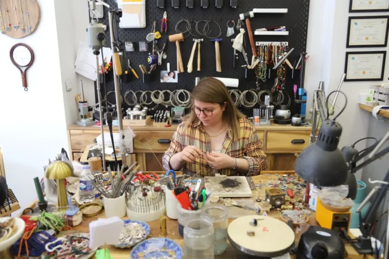 Yüksek mimarlığı bıraktı, sadekârlıkla yeni bir hayat kurdu