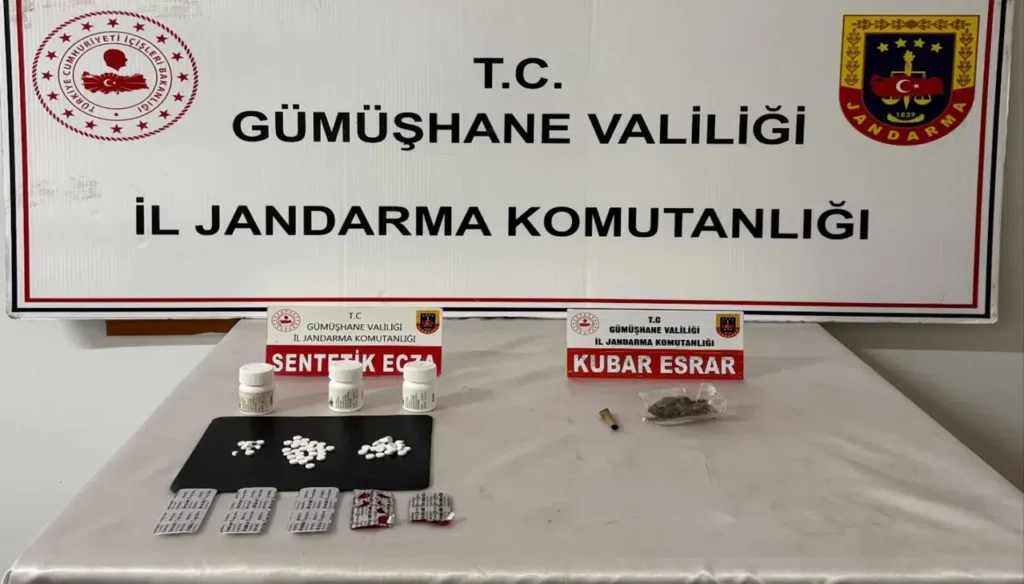 Jandarma Zehir Tacirlerini Kıskıvrak Yakaladı!