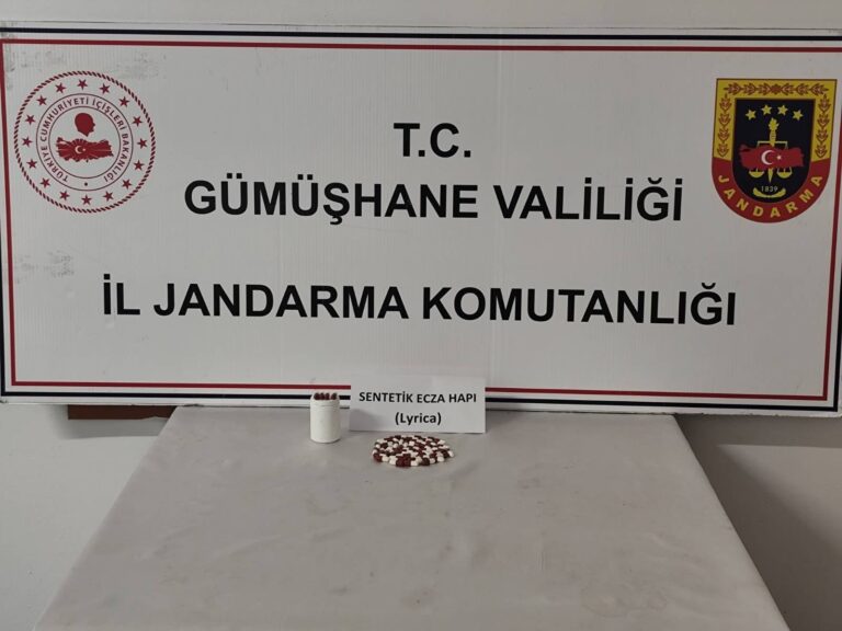 Jandarma zehir tacirine geçit vermedi