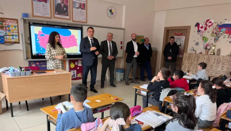 Başkan Başer, Minik Öğrencilerin Yerel Yönetim Dersine Konuk Oldu