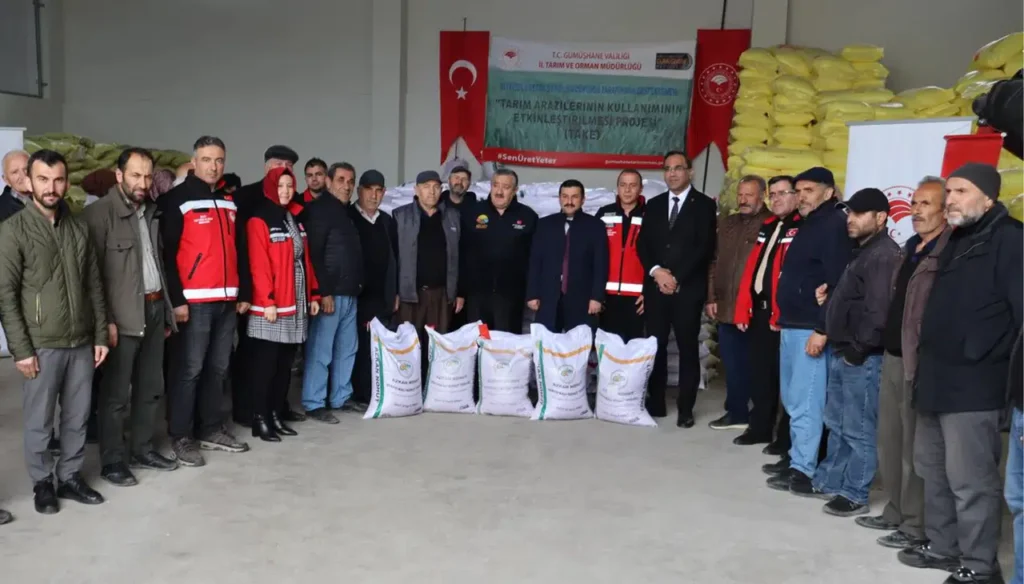 55 ton dağıtıldı: Devletten tarlasını ekene büyük destek