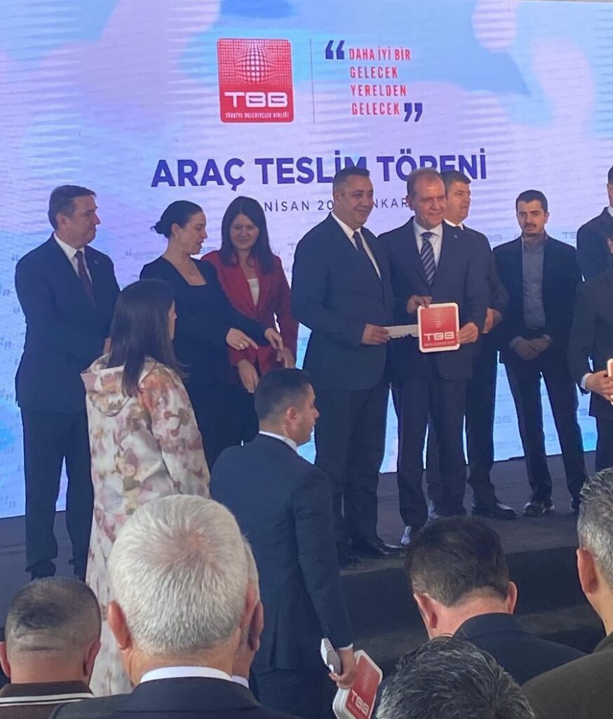 Türkiye Belediyeler Birliğinden Gümüşhane Belediyesine Araç Desteği