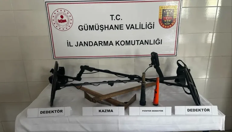 Şiran’da Define Hayali Kısa Sürdü! Jandarma Suçüstü Yakaladı