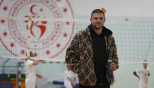 Efeler Ligi Yıldızı Kaan Atmaca Torullu genç sporcularla bir araya geldi