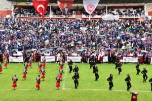 Gümüşhane’de Mezuniyet Coşkusu: Stadyum Tıklım Tıklım Doldu