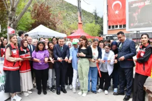 Fatih Parkı’nda Engel Tanımayan Buluşma: El Emeği Ürünler Göz Kamaştırdı