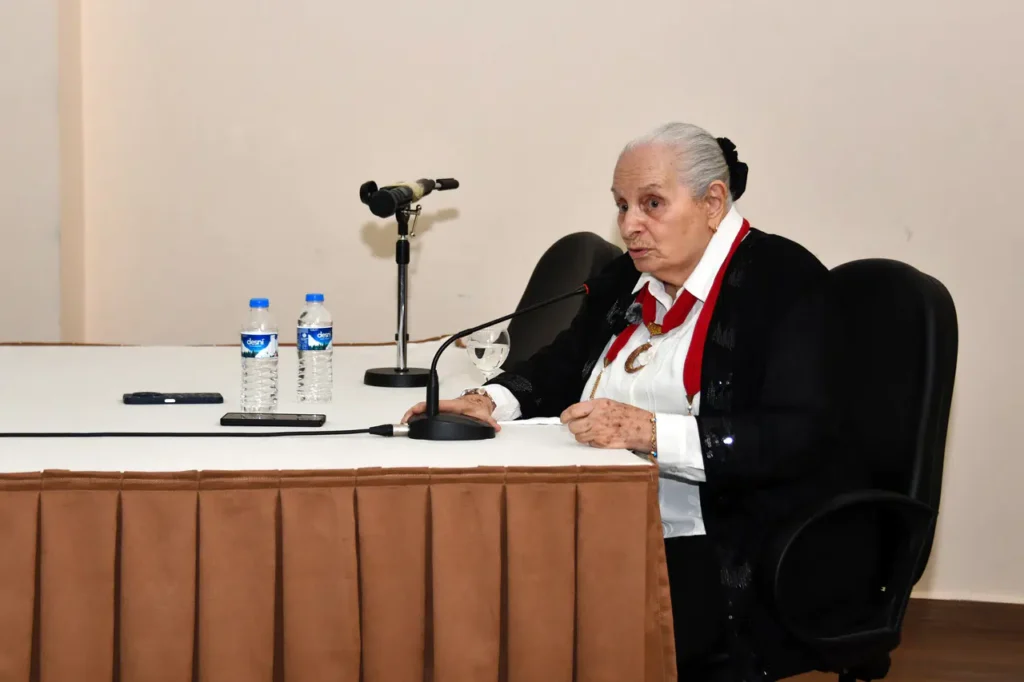 Gümüşhane Üniversitesinde tarihi söyleşi: Kazım Karabekir’in kızı Timsal Karabekir gençlerle buluştu