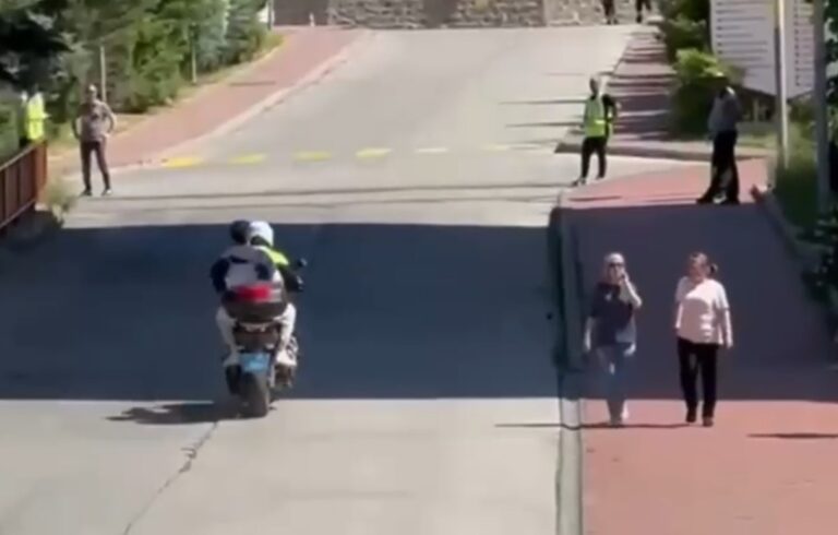 Gümüşhane’de polis ekiplerinden YKS’ye giren öğrencilere destek