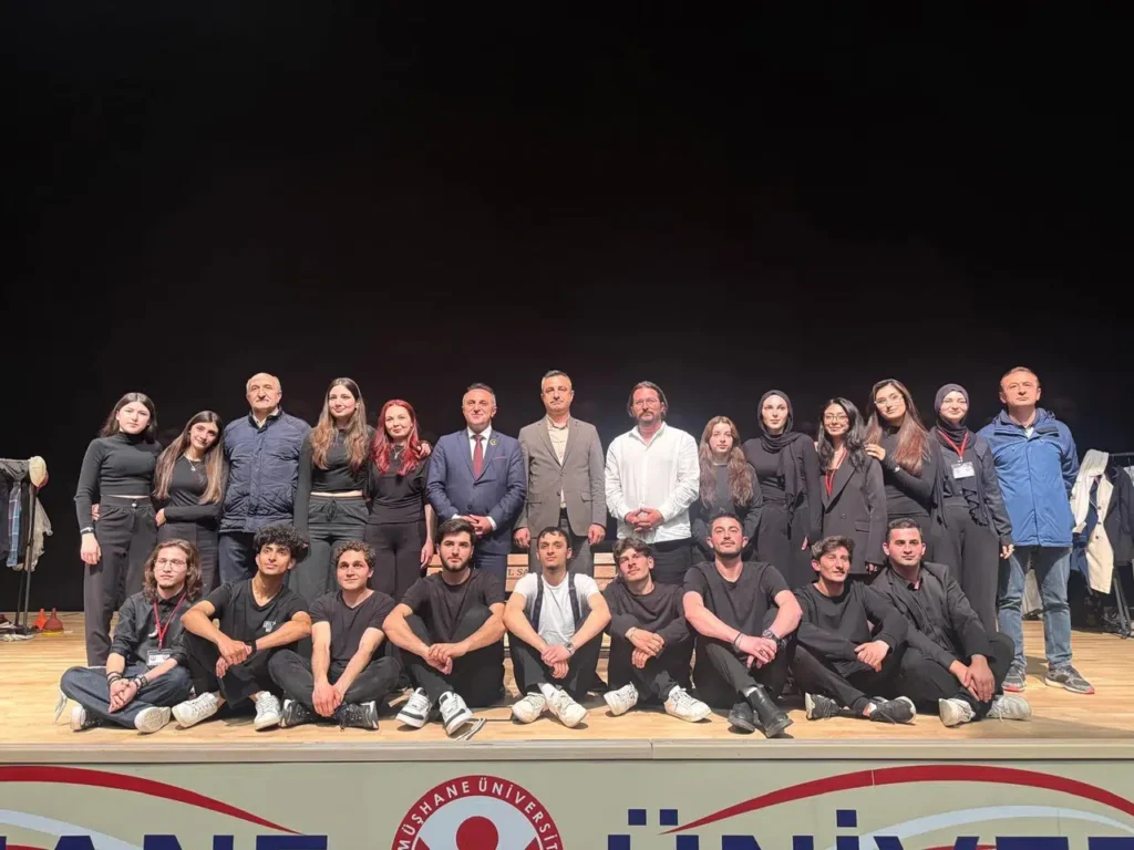 Gümüşhane Üniversitesi Tiyatro Kulübü sezonu 52 etkinlikle tamamladı