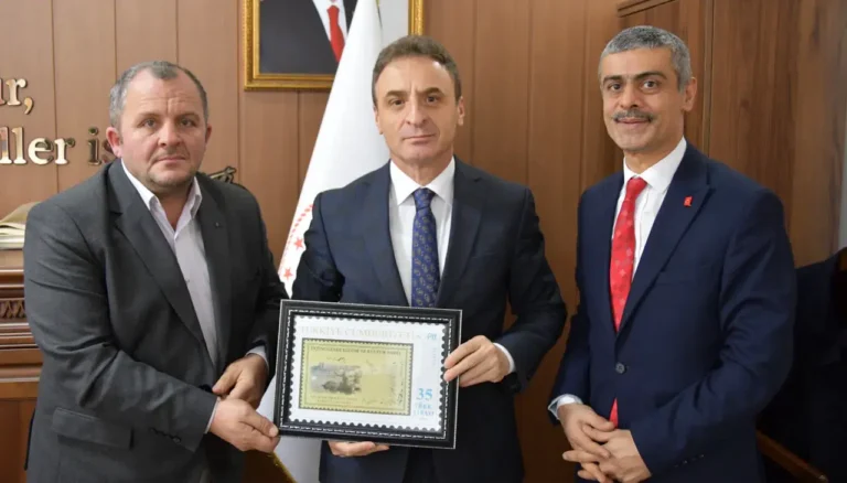Üçüncüzade Vakfı’ndan Gümüşhane’de Eğitime 1 Milyon Liralık Devasa Destek