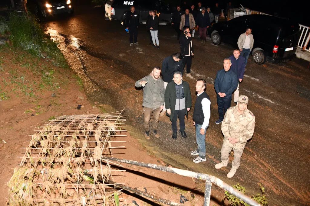 Vali Atay ve Başkan Başer Çamlıca Mahallesi’nde İncelemelerde Bulundu