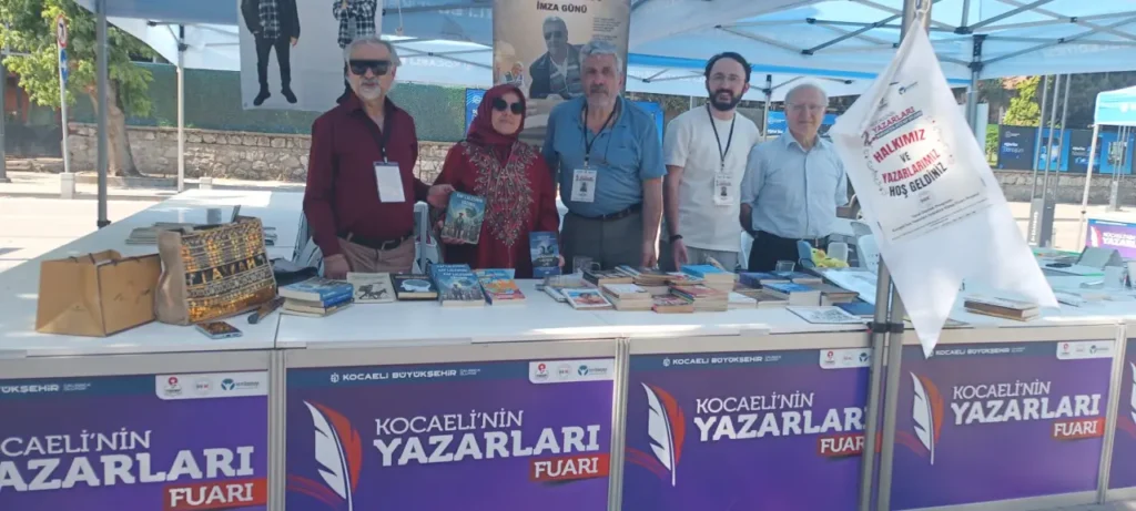 Eserleri Yoğun İlgi Gördü: Yazar Enes Akhan Kocaeli’nde Okurlarıyla Buluştu
