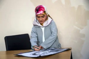 Kelkitli Rukiye Arslan Azmiyle Hem Resim Hem Edebiyat Dünyasına Damga Vurdu